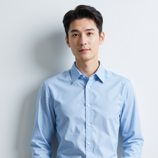 三十岁左右男性头像，穿休闲衬衫，简约背景